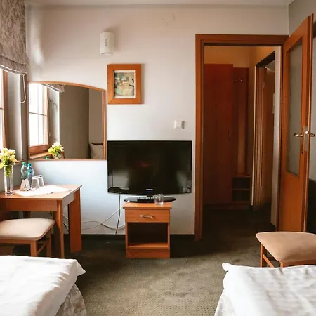 アパートホテル Przystan Nad Sola ビエラニー